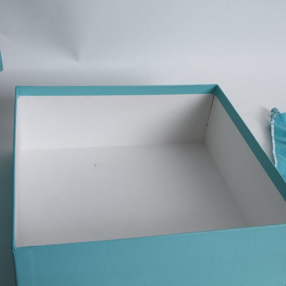 Tiffany & Co Large Squared Box and String Bag - Picture 4 of 11
